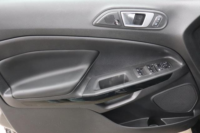 Ford Eco Sport Titanium1.0 125PS Magnetic Grau Sitzbezug / Polsterung: Teilleder schwarz "Winterpaket Navigationssystem dunkle Scheiben hinten Dachreling Reserverad LED-Scheinwerfer Anschlussgarantie, Laufzeit 3 Jahre im Anschluss an die Herstellergarantie. maximale Gesamtlaufleistung 100 000 km"