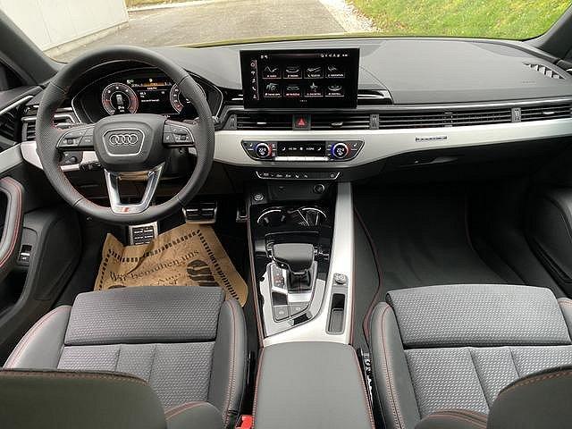 Audi A4 Avant 40 TDI quattro S line Mil... 