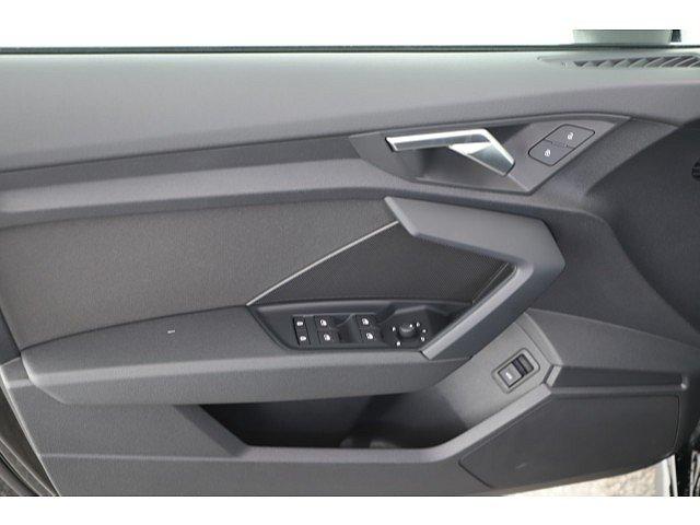 Audi A3 Sportback 35 TFSI S tronic line LED Kamera DAB Navi 