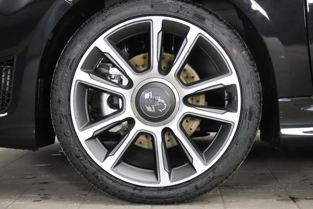 MY22 595 1.4 T-Jet 121 kW (165 PS) 876 Scorpione Schwarz 557