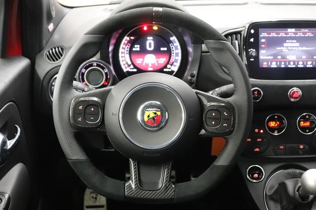 695C Turismo MY22 1.4 T-Jet 132kW (180PS) 111 Passione Rot 557