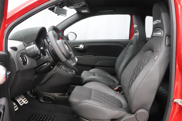 695C Turismo MY22 1.4 T-Jet 132kW (180PS) 111 Passione Rot 557