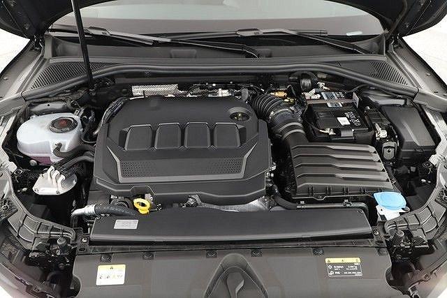 Audi A3 Sportback 40 TDI quattro S tronic line 19`Assist. Matrix MMI plus BO Optik schwarz 