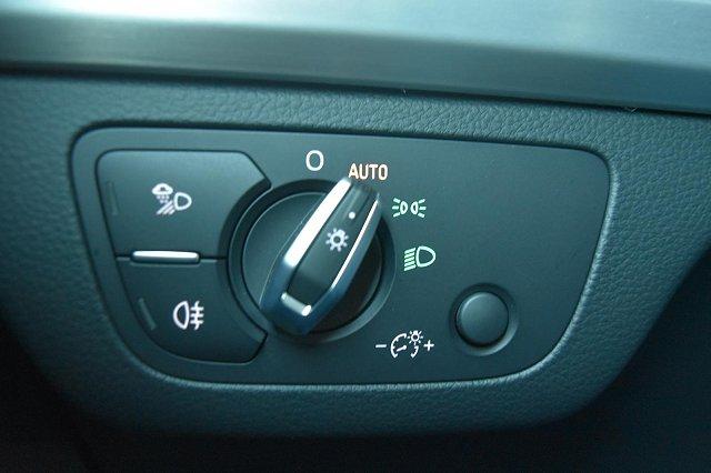 Audi Q5 Pro Line S tronic Automatik. 
