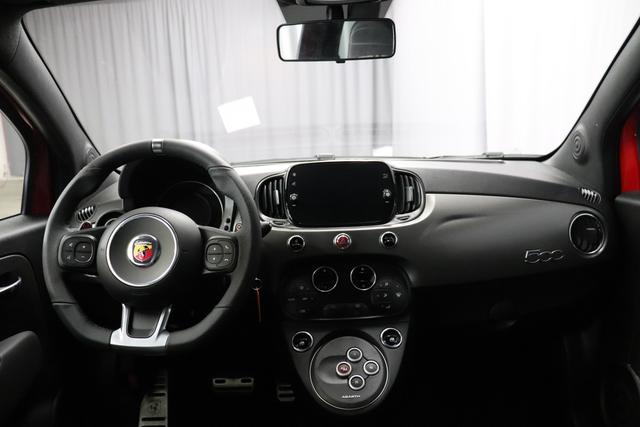 MY22 595 1.4 T-Jet 121 kW (165 PS) Dual 111 - Passione Rot 557 - Integral-Sportsitze Leder Schwarz "3L0 Linea 595 Turismo 3L4 Tech-Paket 3L5 Style-Paket 407 MTA Paket 499 Reifenreparaturset - Kit ""fix&go"" 5BH, 5CJ Passione Rot 8F6, 9SV Gutschrift Mopar Bmc Sportluftfilter Und Tankdeckel Aus Alum"