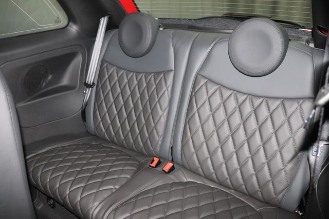MY22 595 1.4 T-Jet 121 kW (165 PS) Dual 111 - Passione Rot 557 - Integral-Sportsitze Leder Schwarz "3L0 Linea 595 Turismo 3L4 Tech-Paket 3L5 Style-Paket 407 MTA Paket 499 Reifenreparaturset - Kit ""fix&go"" 5BH, 5CJ Passione Rot 8F6, 9SV Gutschrift Mopar Bmc Sportluftfilter Und Tankdeckel Aus Alum"