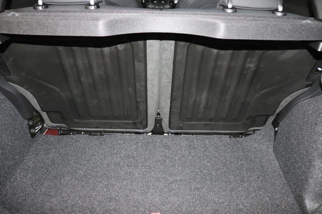 MY22 595 1.4 T-Jet 121 kW (165 PS) Dual 111 - Passione Rot 557 - Integral-Sportsitze Leder Schwarz "3L0 Linea 595 Turismo 3L4 Tech-Paket 3L5 Style-Paket 407 MTA Paket 499 Reifenreparaturset - Kit ""fix&go"" 5BH, 5CJ Passione Rot 8F6, 9SV Gutschrift Mopar Bmc Sportluftfilter Und Tankdeckel Aus Alum"