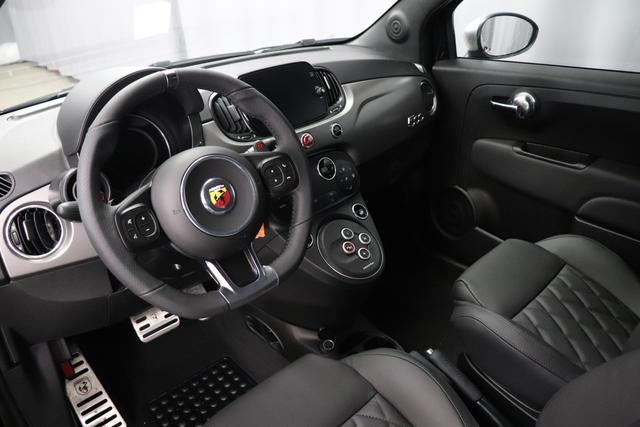 MY22 595 1.4 T-Jet 121 kW (165 PS) Dualogic876 - Scorpione Schwarz 557 - Integral-Sportsitze Leder Schwarz "3L0 Linea 595 Turismo 3L4 Tech-Paket 3L5 Style-Paket 407 MTA Paket 499 Reifenreparaturset - Kit ""fix&go"" 5CE Scorpione Schwarz 5BH, 8F6, 9SV Gutschrift Mopar Bmc Sportluftfilter Und Tankdeckel Aus Alum"