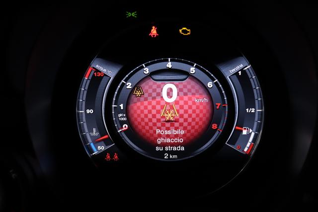 595C Turismo MY22 1.4 T-Jet 121kW (165 PS)695 - Record Grau 379- Integral-Sportsitze Stoff Schwarz/Verdeck Schwarz "3L2 Linea F595 3L4 Tech Paket 499 Reifenreparaturset Kit ""Fix&Go"" 5DP Record Grau 925 Windschott 9SV"