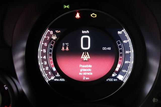 595C Turismo MY22 1.4 T-Jet 121kW (165 PS)695 - Record Grau 379- Integral-Sportsitze Stoff Schwarz/Verdeck Schwarz "3L2 Linea F595 3L4 Tech Paket 499 Reifenreparaturset Kit ""Fix&Go"" 5DP Record Grau 925 Windschott 9SV"