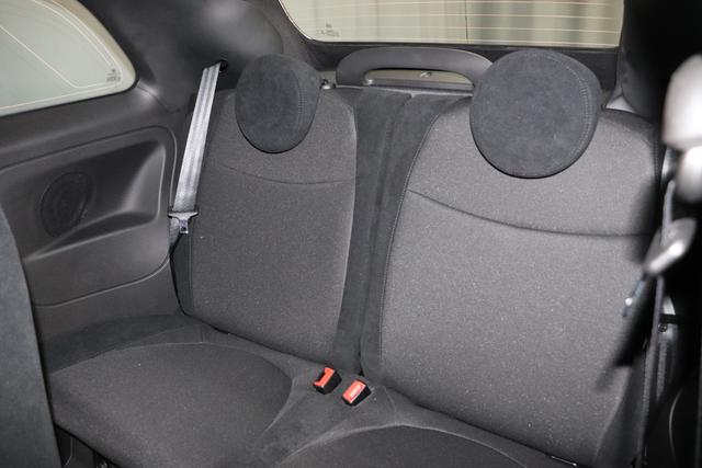 595C Turismo MY22 1.4 T-Jet 121kW (165 PS)695 - Record Grau 379- Integral-Sportsitze Stoff Schwarz/Verdeck Schwarz "3L2 Linea F595 3L4 Tech Paket 499 Reifenreparaturset Kit ""Fix&Go"" 5DP Record Grau 925 Windschott 9SV"