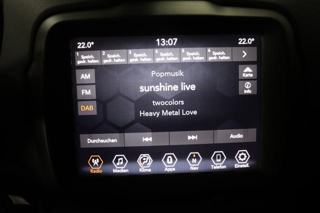 Jeep Renegade 1.5 T4 DCT7 e-Hybrid Limited 1469 96 kW601 - Solid Black 020 Stoff Schwarz "Navigationssystem 2T2 Funktions-Paket CommandView® Panorama-Glasschiebedach 7KS Winter-Paket UGM Uconnect Smartouch 8.4 mit 8,4""-Touchscreen, Navigationssystem, Bluetooth, AUX-IN-und USB sowie DAB, Apple CarPlay&Android Auto und LIVE Services 070 Seitenscheiben hinten und Heckscheibe verdunkelt 5CK Solid Black"