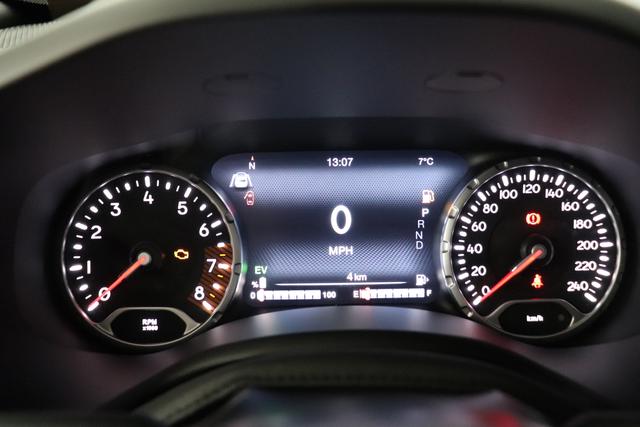 Jeep Renegade 1.5 T4 DCT7 e-Hybrid Limited 1469 96 kW601 - Solid Black 020 Stoff Schwarz "Navigationssystem 2T2 Funktions-Paket CommandView® Panorama-Glasschiebedach 7KS Winter-Paket UGM Uconnect Smartouch 8.4 mit 8,4""-Touchscreen, Navigationssystem, Bluetooth, AUX-IN-und USB sowie DAB, Apple CarPlay&Android Auto und LIVE Services 070 Seitenscheiben hinten und Heckscheibe verdunkelt 5CK Solid Black"
