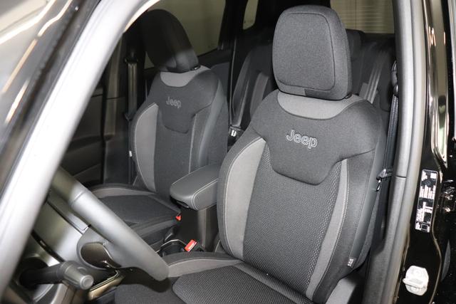 Jeep Renegade 1.5 T4 DCT7 e-Hybrid Limited 1469 96 kW601 - Solid Black 020 Stoff Schwarz "Navigationssystem 2T2 Funktions-Paket CommandView® Panorama-Glasschiebedach 7KS Winter-Paket UGM Uconnect Smartouch 8.4 mit 8,4""-Touchscreen, Navigationssystem, Bluetooth, AUX-IN-und USB sowie DAB, Apple CarPlay&Android Auto und LIVE Services 070 Seitenscheiben hinten und Heckscheibe verdunkelt 5CK Solid Black"