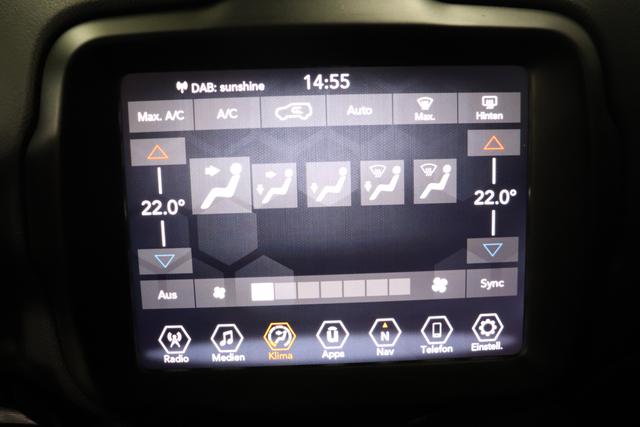 Jeep Renegade 1.5 T4 DCT7 e-Hybrid Longitude 503 Sting Grey 015 Stoff Schwarz "8CZ Sting Grey Business-Paket Longitude: Uconnect Smartouch 8.4 mit 8,4""-Touchscreen, Navigationssystem, Bluetooth, AUX-IN-und USB sowie DAB, Apple CarPlay&Android Auto und LIVE Services, Fahrersitz mit elektr. Lordosenstütze 2-fach verstellbar" 1469 96 kW
