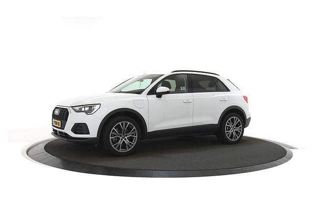Audi Q3 45 TFSI e Business edition 