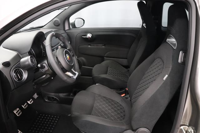 595 Turismo MY22 1.4 T-Jet 121kW (165 PS)695 - Record Grau 378- Integral-Sportsitze Stoff Schwarz "3L2 Linea F595 3L4 Tech Paket 3L5 Style Paket 499 Reifenreparaturset Kit ""Fix&Go"" 5DP Record Grau 9SV"
