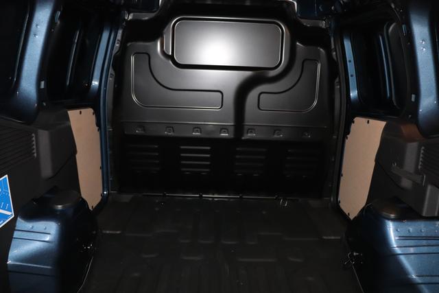 Ford Transit Courier Trend 1.5 TDCi 100PS DieselChrome Blau Metallic Stoff Anthrazit Klimaautomatik