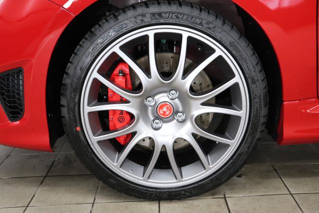 MY22 695 1.4 T-Jet 132 kW (180 PS) Dualogic111 - Passione Rot 557 - Integral-Sportsitze Leder Schwarz "3K4 Linea 695 Turismo 3L3 Design-Paket 3L4 Tech-Paket 3L5 Style Paket 407 MTA Paket 499 Reifenreparaturset - Kit ""fix&go"" 505 Seitenairbags vorne 5CJ Passione Rot 5KV, 626, 8F6, 9SV Gutschrift Mopar Bmc Sportluftfilter Und Tankdeckel Aus Alum "