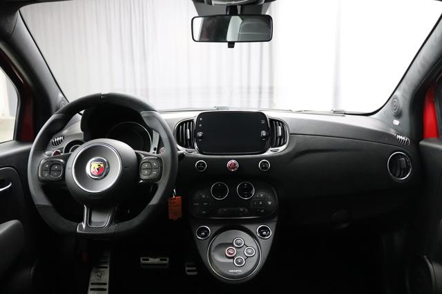 MY22 695 1.4 T-Jet 132 kW (180 PS) Dualogic111 - Passione Rot 557 - Integral-Sportsitze Leder Schwarz "3K4 Linea 695 Turismo 3L3 Design-Paket 3L4 Tech-Paket 3L5 Style Paket 407 MTA Paket 499 Reifenreparaturset - Kit ""fix&go"" 505 Seitenairbags vorne 5CJ Passione Rot 5KV, 626, 8F6, 9SV Gutschrift Mopar Bmc Sportluftfilter Und Tankdeckel Aus Alum "