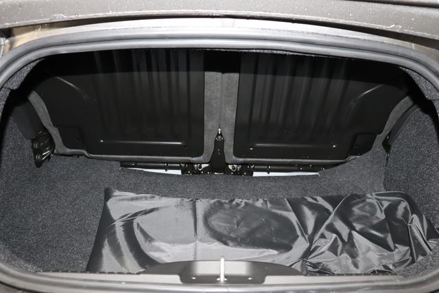 MY22 595C 1.4 T-Jet 121 kW (165 PS) Dualogic695 - Record Grau 557 - Integral-Sportsitze Leder Schwarz / Verdeck Schwarz "3L0 Linea 595 Turismo 3L4 Tech-Paket 407 MTA Paket 499 Reifenreparaturset - Kit ""fix&go"" 5BH, 5DP Record Grau 8F6, 925 Windschott 9SV Gutschrift Mopar Bmc Sportluftfilter Und Tankdeckel Aus Alum"