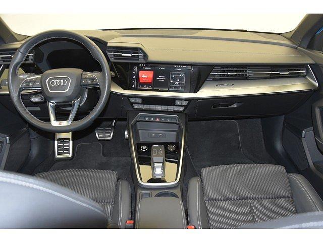 Audi A3 Sportback 40 TFSI quattro S-tronic S line AHK/Matrix/B+O 