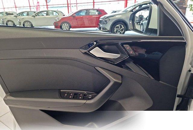 Audi A1 30 TFSI Sportback S tronic line Navi Klimaauto LM PDC 