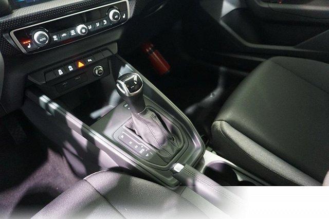 Audi A1 30 TFSI Sportback S tronic line Navi Klima PDC LM 