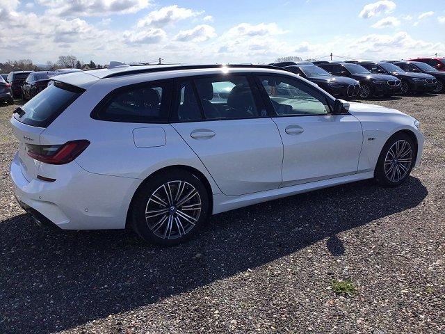 BMW 3er Touring - 330 e M Sport*UPE 70.800*Pano*HeadUp*