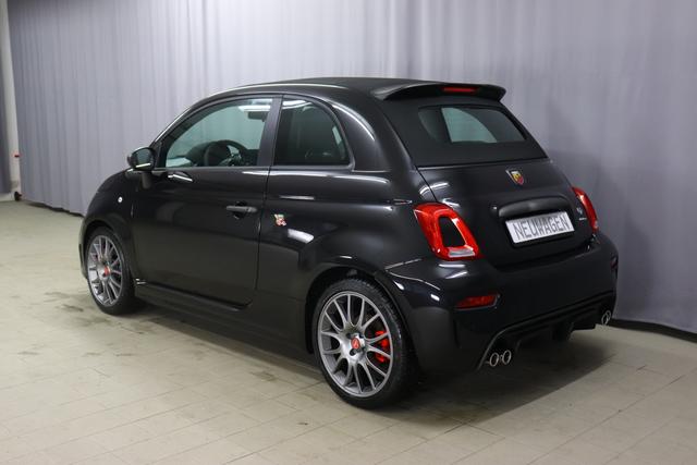 MY22 695C 1.4 T-Jet 132 kW (180 PS) 876 - Scorpione Schwarz 557 - Integral-Sportsitze Leder Schwarz / Verdeck Schwarz "3K6 Linea 695 Turismo 3L3 Design-Paket 3L4 Tech-Paket 499 Reifenreparaturset - Kit ""fix&go"" 5CE Scorpione Schwarz 505 Seitenairbags vorne 626, 8F6, 925 Windschott 9SV Gutschrift Mopar Bmc Sportluftfilter Und Tankdeckel Aus Alum "