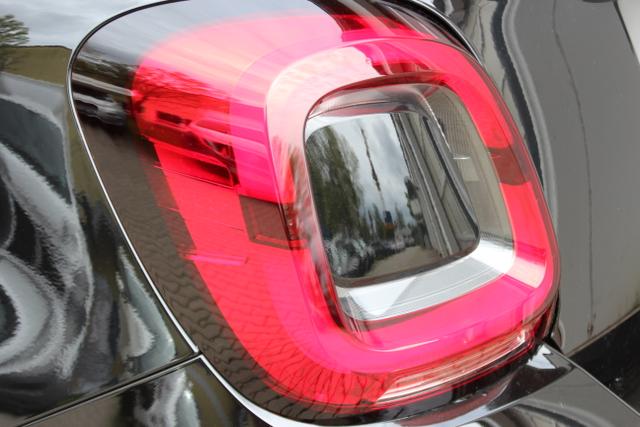 Fiat 500X CLUB Sie sparen 5.150,00 € MEGA PREIS ! 1.0 FireFly Turbo Benzin 4x2 (mit S&S*) DAB+, LINK-System (Smartphone Mirroring via Apple CarPlay / Android AutoTM), 16"-Leichtmetallfelgen LED-Tagfahrlicht uvm. 