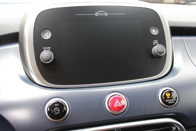 Fiat 500X CLUB 1.0 FireFly Sie sparen 6.160,00 € Finanzierungsrate mtl. 270,49 Euro ! MEGA PREIS Turbo Benzin 4x2 (mit S&S*) DAB+, LINK-System (Smartphone Mirroring via Apple CarPlay / Android AutoTM), 16"-Leichtmetallfelgen LED-Tagfahrlicht uvm. 
