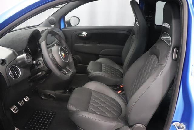 MY22 695 1.4 T-Jet 132 kW (180 PS)948 - Rally Blau 557 - Integral-Sportsitze Leder Schwarz "3K4 Linea 695 Turismo 3L3 Design-Paket 3L4 Tech-Paket 3L5 Style-Paket 499 Reifenreparaturset - Kit ""fix&go"" 505 Seitenairbags vorne 626, 6U9, 8F6, 9SV Gutschrift Mopar Bmc Sportluftfilter Und Tankdeckel Aus Alum PHK Rally Blau Matt"