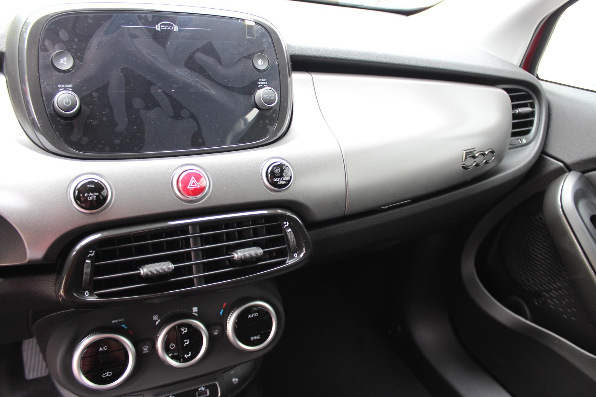 Fiat 500X Sport 1.5 GSE 96kW Hybrid MY23, Klimaautomatik, Leder-Alcantara  Lenkrad, 7-Navigationssystem, AppleCarPlay&Android Auto,  Fernlichtassistent, Rückfahrkamera, Voll-LED-Scheinwerfer-,  LED-Nebelscheinwerfer, 18-Leichtmetallfelgen, uvm.