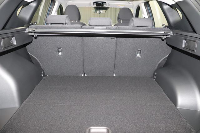 Hyundai Tucson 1.6 T-GDI 6MT 2WD Family MY23 110kW Dark Teal Sitzpolsterung in Stoff Schwarz
