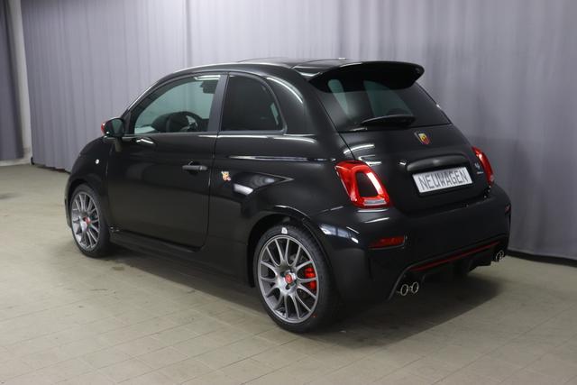 595 & 695 MY22 695 1.4 T-Jet 132 kW (180 PS)876 - Scorpione Schwarz 557 - Integral-Sportsitze Leder Schwarz "3K4 695 Turismo Paket 3L3 Design Paket 3L4 Tech Paket 3L5 Style Paket 3M0 Red Paket 499 Reifenreparaturkit ""fix&go"" 505 Seitenairbags vorne (entfall bei Rennsport Schalensitzen ""Sabelt"") 5CE Scorpione Schwarz 626 Höhenverstellbarer Fahrersitz 8F6 Reifenreparaturkit Sticker (de) 9SV Gutschrift Mopar Bmc Sportluftfilter Und Tankdeckel Aus Alum"