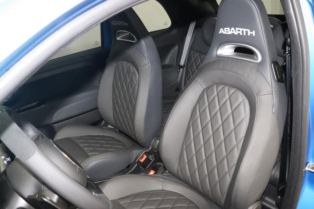 MY22 695C 1.4 T-Jet 132 kW (180 PS) Dualogic948 - Rally Blau 557 - Integral-Sportsitze Leder Schwarz / Verdeck Schwarz "3K6 Linea 695 Turismo 3L3 Design-Paket 3L4 Tech-Paket 407 MTA Paket 499 Reifenreparaturset - Kit ""fix&go"" 505 Seitenairbags vorne 5KV, 626, 6U9, 8F6, 925 Windschott 9SV Gutschrift Mopar Bmc Sportluftfilter Und Tankdeckel Aus Alum PHK Rally Blau Matt"