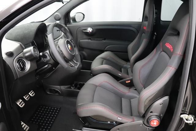 MY22 695 1.4 T-Jet 132 kW (180 PS)876 - Scorpione Schwarz 829 - Rennsport-Schalensitze "Sabelt® Racing" Stoff/Kunstleder mit Carbon-Sitzschale "2NO RECORD MONZA SOVRAPPOSTO 38U C O M P E T I Z I O N E BADGE 3L3 Design Paket 3L4 Tech Paket 3L5 Style Paket 3L6 Racing Style Paket 499 Reifenreparaturkit ""Fix&Go"" 5CE Metallic-Lackierung Scorpione Schwarz 665 Raucher-Paket 8F6 Reifenreparaturkit Sticker (DE) 9SV Gutschrift Mopar BMC Sportluftfilter und Tankdeckel aus Aluminium Mopar Bmc Sportluftfilter Und Tankdeckel Aus Alum"