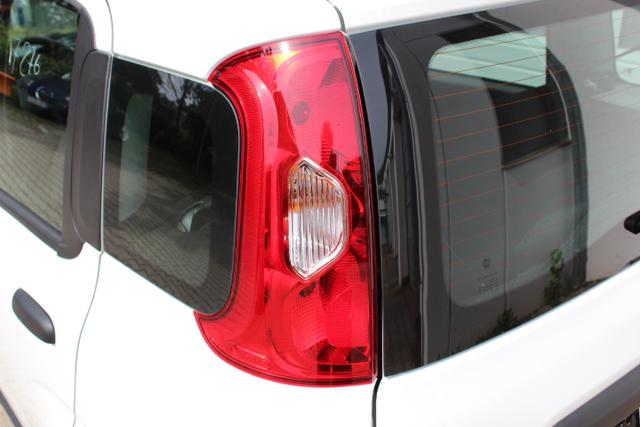 Fiat Panda 1,0 Hybrid, Tech-Paket - Radio mit 7"-Bildschirm Multifunktionslenkrad, Lichtsensor- und Regensensor, Klimaautomatik uvm. 