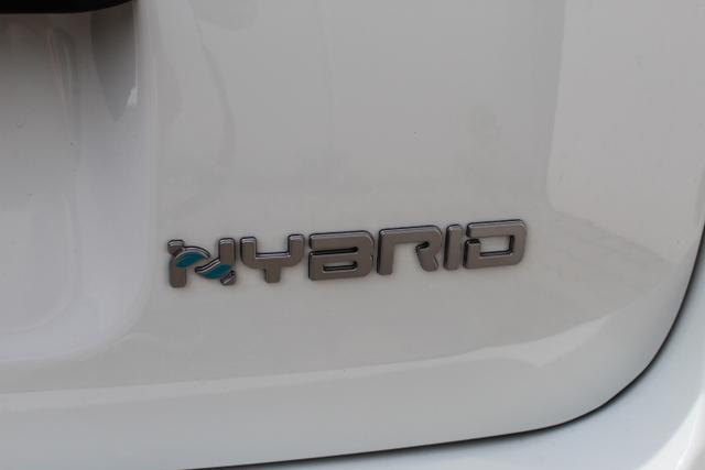 Fiat Panda HYBRID 1,0 Hybrid, Tech-Paket - Radio mit 7"-Bildschirm Multifunktionslenkrad, Lichtsensor- und Regensensor, Klimaautomatik uvm. 