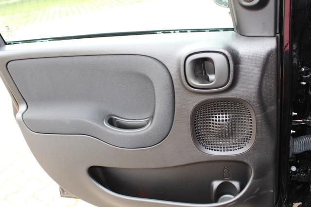 Fiat Panda HYBRID 1,0 Sie sparen 1.800,00 € Tech-Paket - Radio mit 7"-Bildschirm Multifunktionslenkrad, Lichtsensor- und Regensensor, Klimaautomatik uvm. 