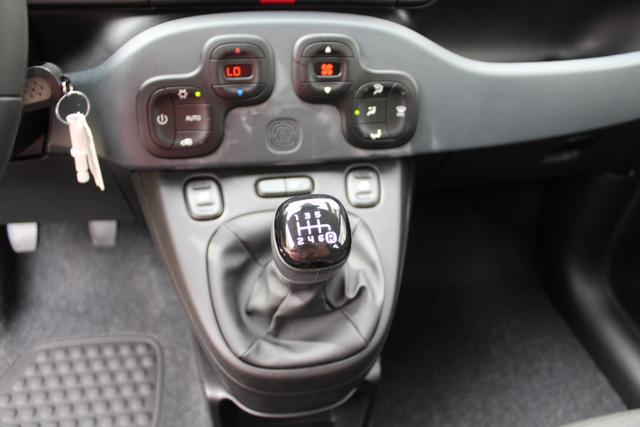 Fiat Panda 1,0 Hybrid Sie sparen 1.800,00 € TOP PREIS ! Tech-Paket - Radio mit 7"-Bildschirm Multifunktionslenkrad, Lichtsensor- und Regensensor, Klimaautomatik uvm. 
