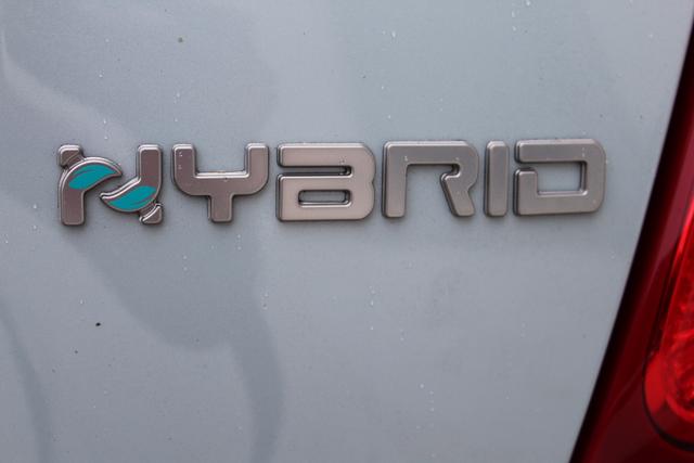 Fiat 500 Hybrid Hatchback Sie sparen 3.300,00 € MEGA PREIS !1.0 GSE 51 kW (70 PS) Style Paket: 15"-Leichtmetallfelgen, Außenspiegelkappen in Chrom, Auspuffendrohr Lackierte Seitenzierleisten, Getönte Seitenscheiben hinten uvm. 
