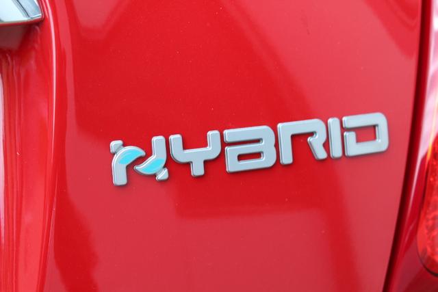 Fiat 500 Hybrid Hatchback Sie sparen 3.300,00 € MEGA PREIS ! 1.0 GSE 51 kW (70 PS) Style Paket: 15"-Leichtmetallfelgen, Außenspiegelkappen in Chrom, Auspuffendrohr Lackierte Seitenzierleisten, Getönte Seitenscheiben hinten uvm. 