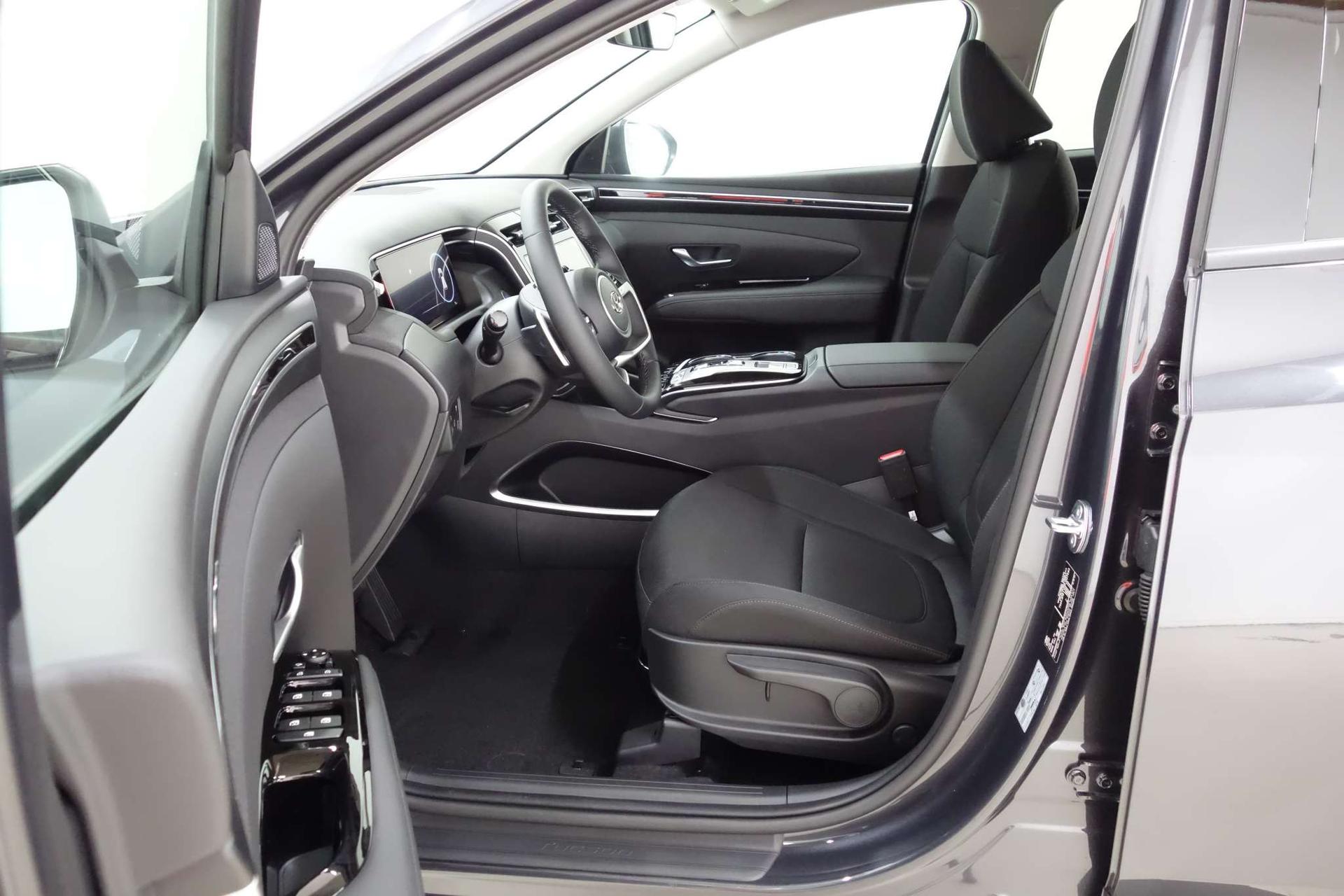 Hyundai TUCSON Trend Line 1.6 T-GDi 2WD 110kW 48V, Smart Sense+ Paket,  Winter-Paket, Klimaautomatik, 10,25 Navigationssystem, Parksensoren vorne  und hinten, LED Licht, Kurvenlicht, 17 Zoll Leichtmetallfelgen, uvm.  Reimport EU-Neuwagen günstig kaufen