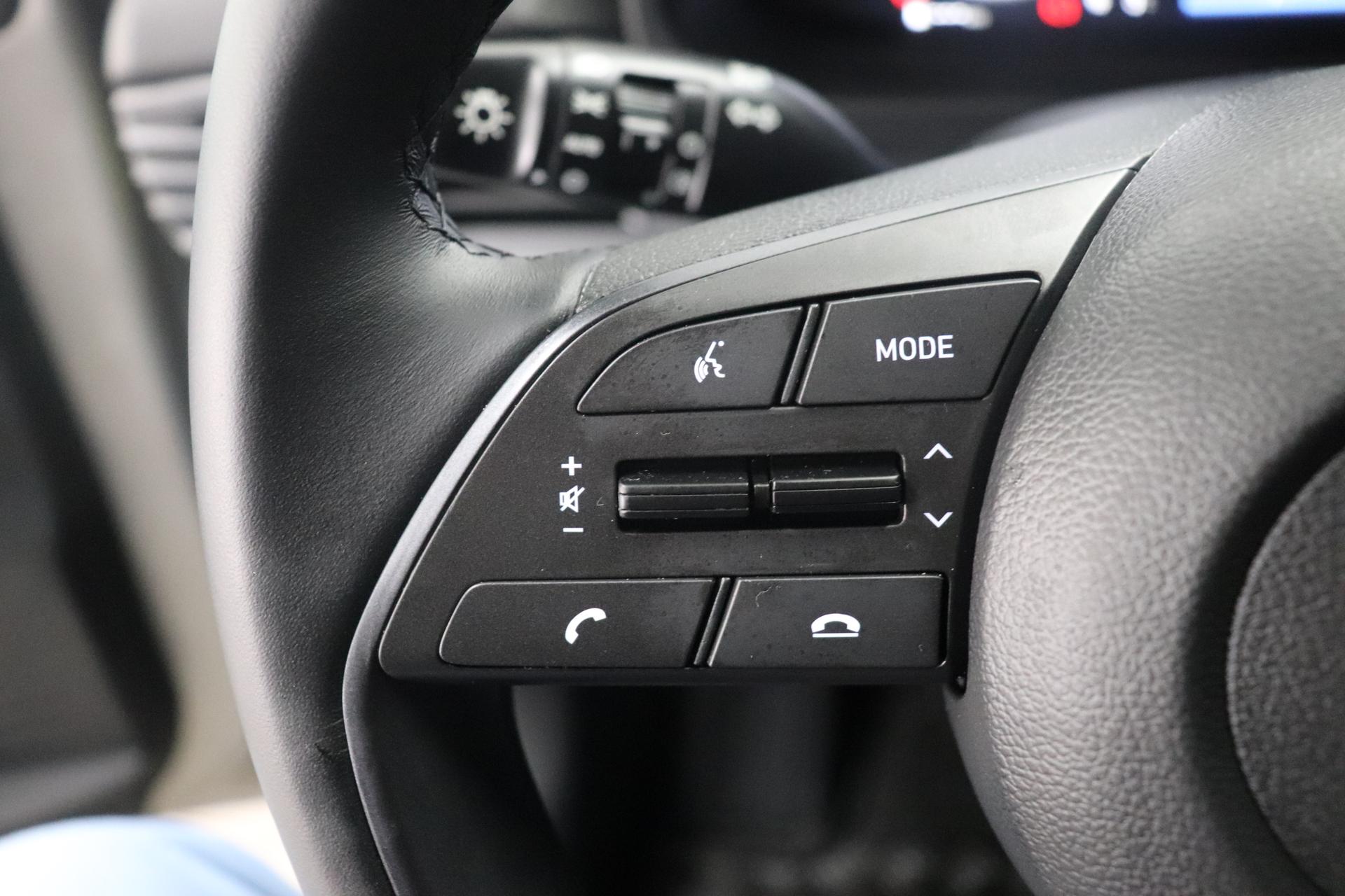 Hyundai i20 Family 1.2 62kW, Klimaautomatik, Lederlenkrad,  8-Infotainmentsystem, AppleCarPlay&Android Auto, Volldigitales Cockpit,  Radio DAB, PDC hinten, Rückfahrkamera, Geschwindigkeitsbegrenzer,  Verkehrszeichenerkennung, Notrad, 16