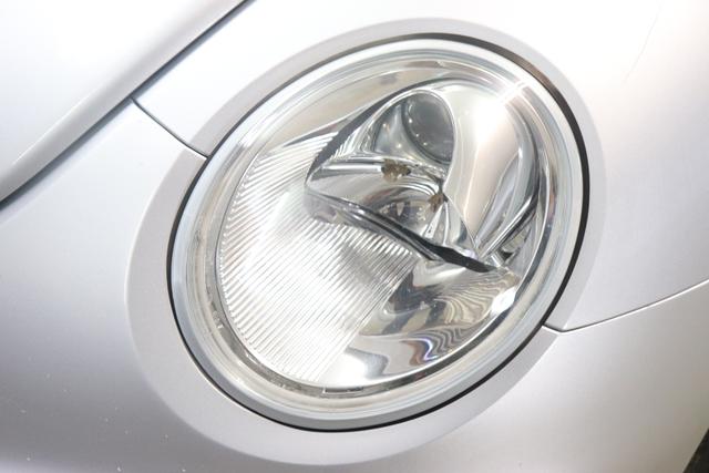 VW Beetle Cabrio Highline 1.6 Benzin 75kW Silber