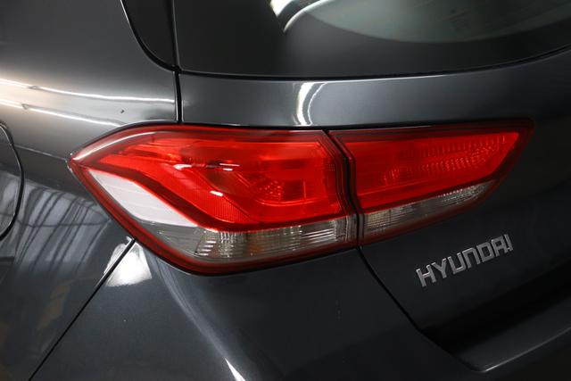 Hyundai i30 FL 1.0 T-GDi 7DCT Comfort CP MY23 88kW 48V Dark Knight 