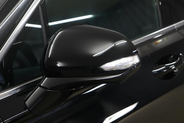 Hyundai Santa Fe 7 PHEV Luxury Line 1.6 T-GDi 4WD AT Abyss Black Nappa Leder Schwarz