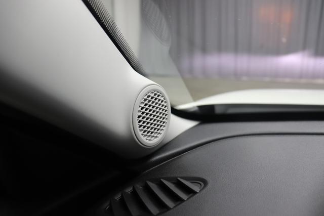 Fiat 600 La Prima Hybrid 1.2 74 kW € 270,49 Finanzierungsrate mtl. ! (100 PS) DCT Voll-LED-Scheinwerfe, 18"-Leichtmetallfelgen, 180°-Rückfahrkamera, 360°-„Drone View“-Parksensoren, Keyless Go & Passive Entry, Klimaautomatik, Teilautomatisiertes Fahren inkl. Adapt 